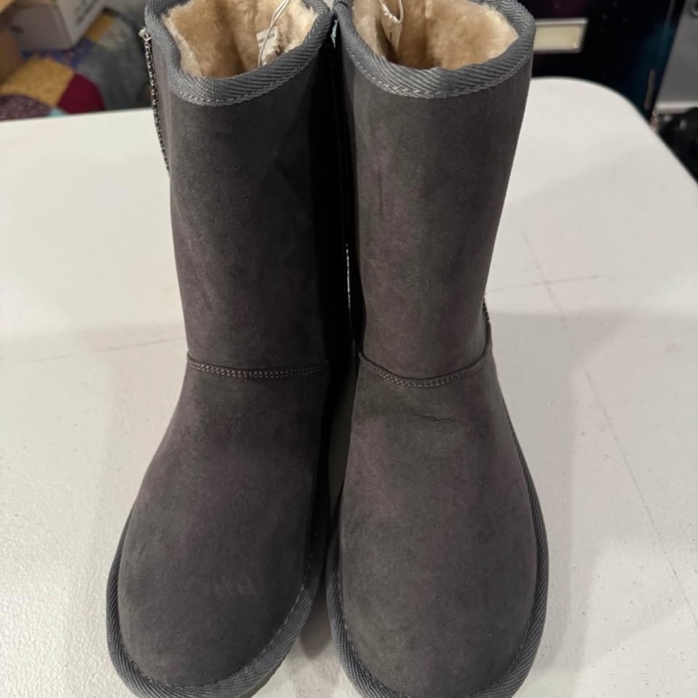 NEW Harper Canyon Gray Non-Marking Sole Shoe